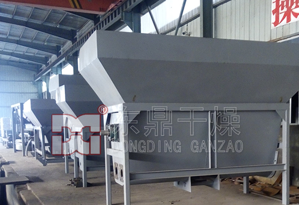 煤泥打散喂料機備貨